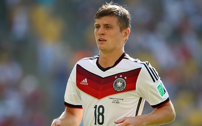 顺发体育热评-维蒂尼亚已成球队点球第一主罚手